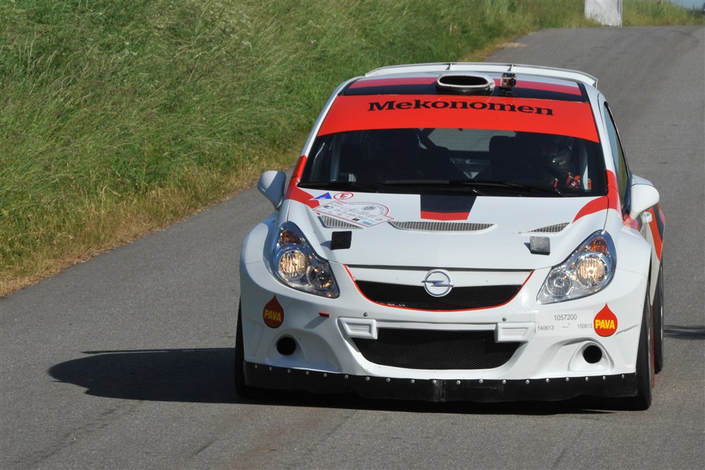 Tom Pedersen og Hans Marx kommer med fart i kroppen fra Ostsee Rallye
(Foto: DK Motorsport)